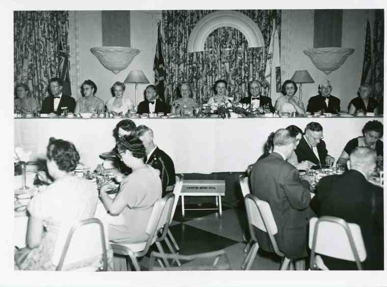 Dever head table 001 - Bea resized